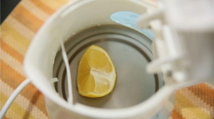Як почистити чайник лимонною кислотою?