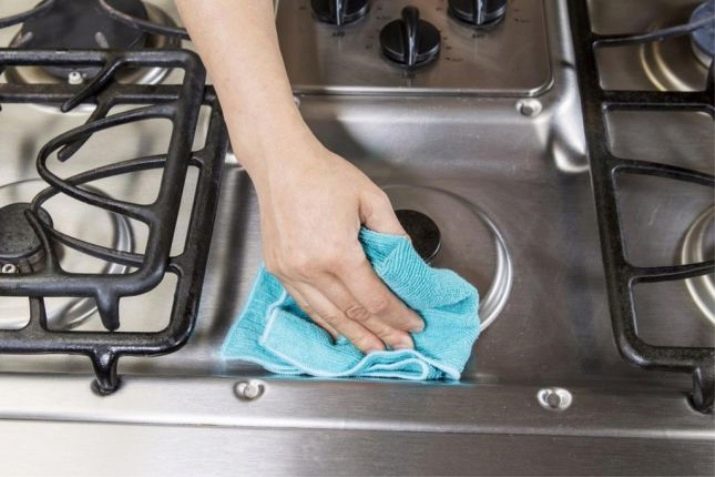 Як відмити газову плиту від жиру? Як почистити в домашніх умовах конфорки  електричної плити, ніж відтерти плями з поверхні